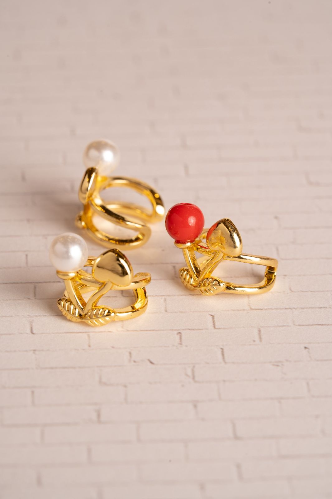 Earcuff de Cerezas Rojo